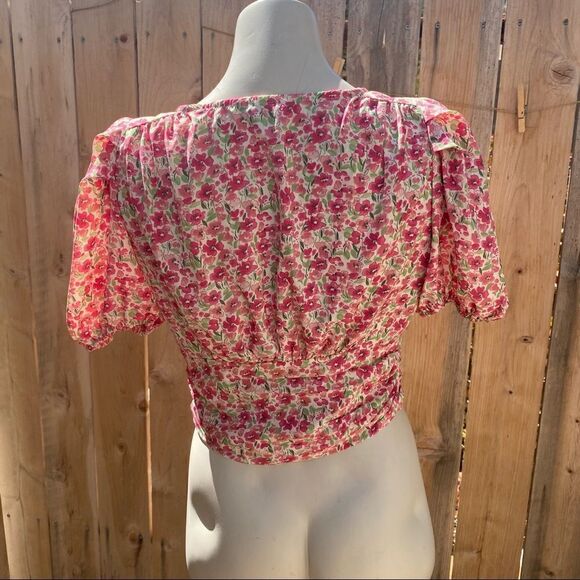 Nasty Gal Floral V Neck Puff Sleeve Blouse size Medium - Picture 6 of 15